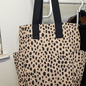 Universal Thread Snap Tote